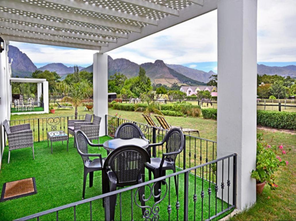 Auberge La Dauphine Guest House Франшхоек Екстериор снимка